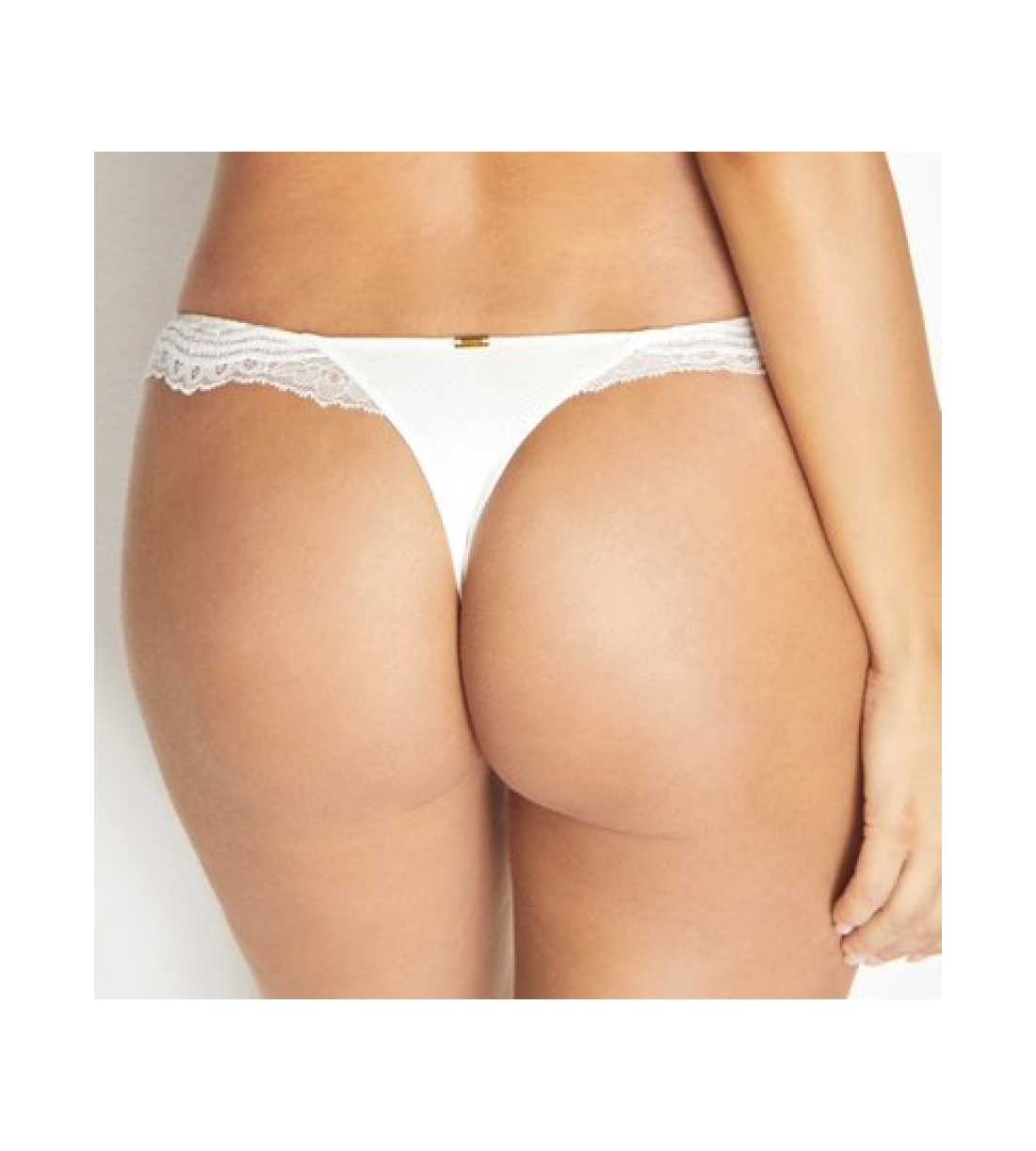 Montse Pedrosa | Tanga Ludovica 20901 de Selmark color Marfil Montse Pedrosa | Tanga Ludovica 20901 de Selmark color Marfil