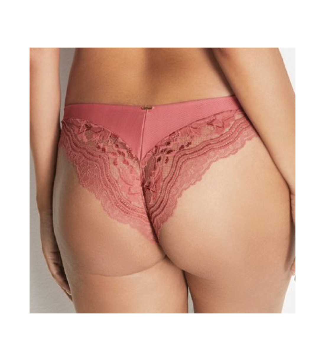 Montse Pedrosa | Brasileña Ludovica 20904 de Selmark color Coral Montse Pedrosa | Brasileña Ludovica 20904 de Selmark color Coral