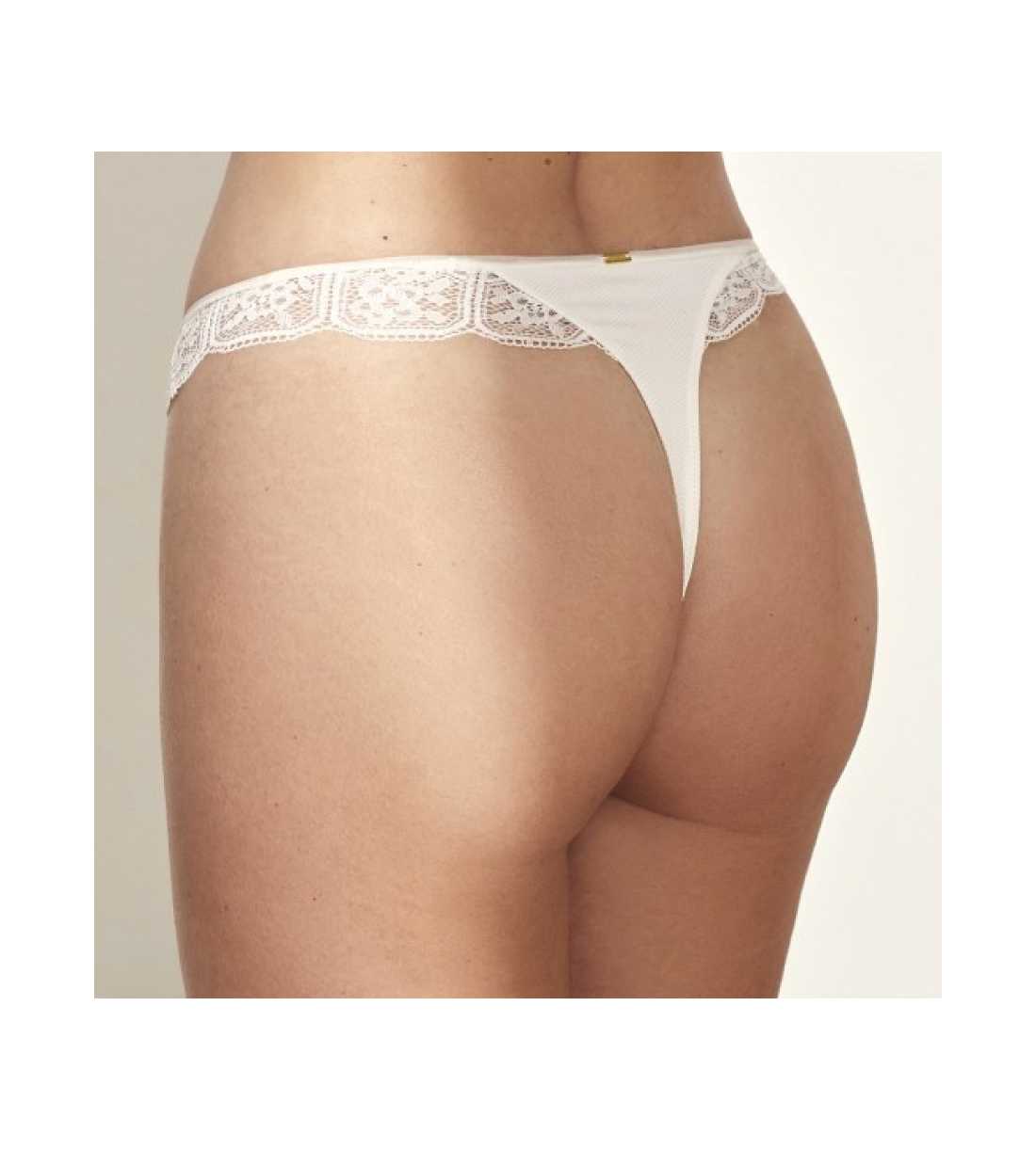 Montse Pedrosa | Tanga Nicole 50901 de Selmark color Marfil Montse Pedrosa | Tanga Nicole 50901 de Selmark color Marfil