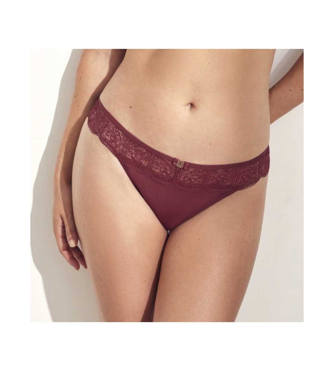 Montse Pedrosa | Braga Brasileña Nicole 50904 de Selmark color Burdeos Montse Pedrosa | Braga Brasileña Nicole 50904 de Selmark color Burdeos