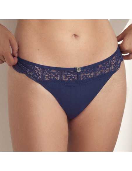 Montse Pedrosa | Braga Brasileña Nicole 50904 de Selmark color Marino Montse Pedrosa | Braga Brasileña Nicole 50904 de Selmark color Marino