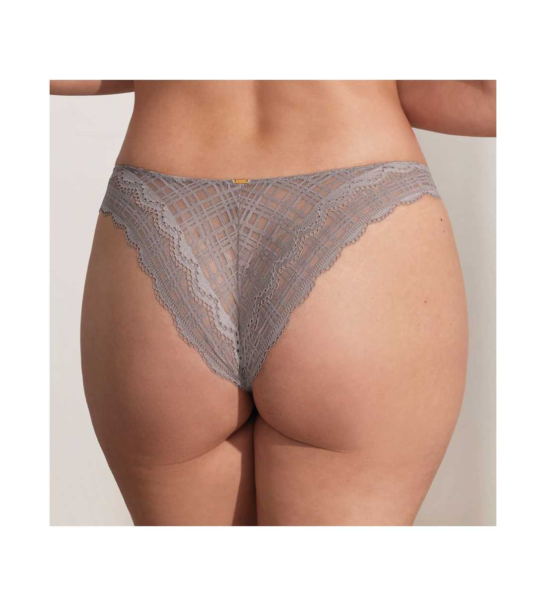 Montse Pedrosa | Brasileña Alicia 21004 de Selmark color Visón Montse Pedrosa | Brasileña Alicia 21004 de Selmark color Visón