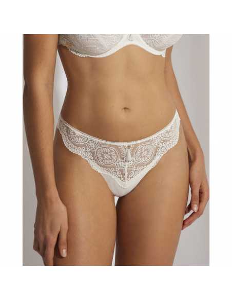 Montse Pedrosa | Braga Brasileña Matilda 31104 de Selmark color Marfil Montse Pedrosa | Braga Brasileña Matilda 31104 de Selmark color Marfil