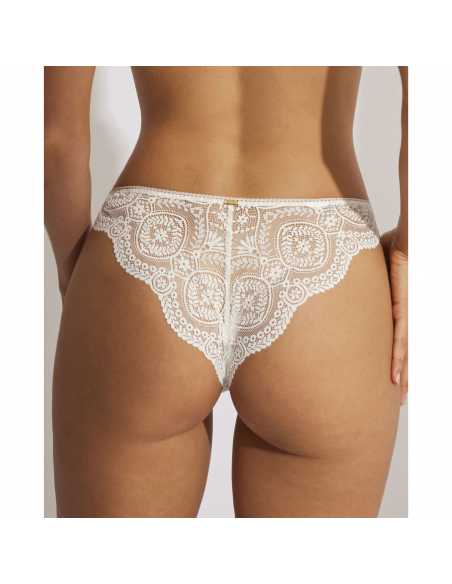 Montse Pedrosa | Braga Brasileña Matilda 31104 de Selmark color Marfil Montse Pedrosa | Braga Brasileña Matilda 31104 de Selmark color Marfil