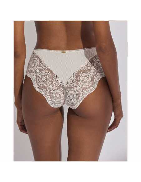 Montse Pedrosa | Braga Matilda 31102 de Selmark color Maquillaje Montse Pedrosa | Braga Matilda 31102 de Selmark color Maquillaje