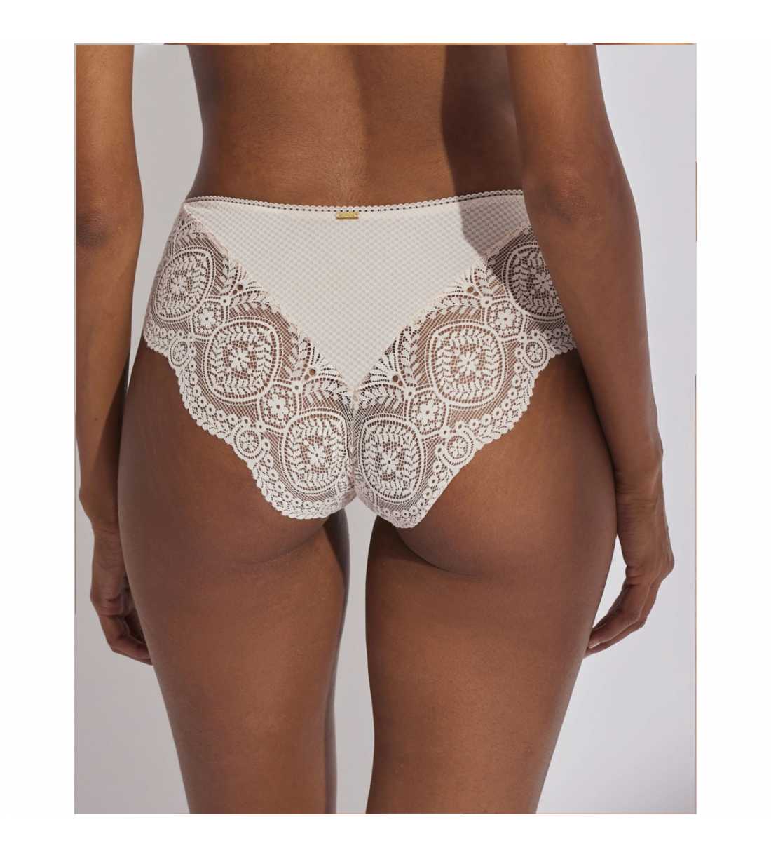 Montse Pedrosa | Braga Matilda 31102 de Selmark color Maquillaje Montse Pedrosa | Braga Matilda 31102 de Selmark color Maquillaje