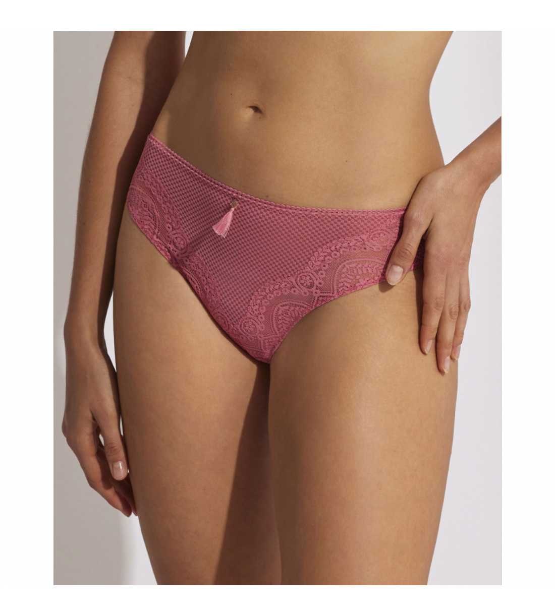 Montse Pedrosa | Braga Matilda 31102 de Selmark color Fresa Montse Pedrosa | Braga Matilda 31102 de Selmark color Fresa