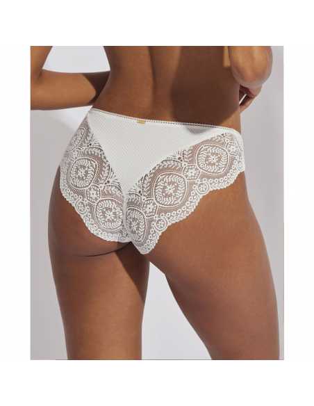 Montse Pedrosa | Braga Matilda 31102 de Selmark color Marfil Montse Pedrosa | Braga Matilda 31102 de Selmark color Marfil