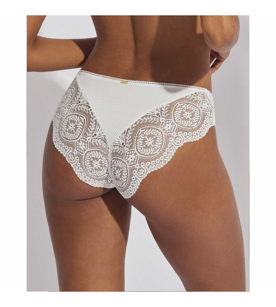 Montse Pedrosa | Braga Matilda 31102 de Selmark color Marfil Montse Pedrosa | Braga Matilda 31102 de Selmark color Marfil