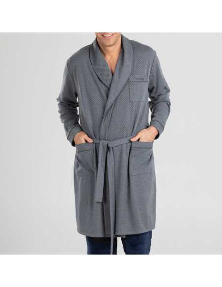 Montse Pedrosa | Bata 298 de Pettrus en color único Montse Pedrosa | Bata 298 de Pettrus en color único