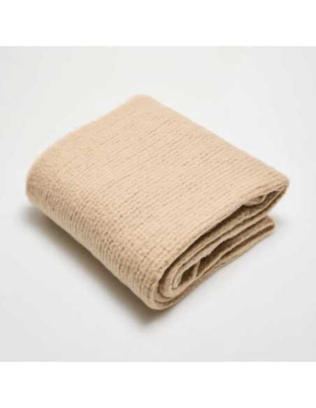 Montse Pedrosa | Pashmina lisa con detalle flecos Beige 70658 de Ysabel Mora Montse Pedrosa | Pashmina lisa con detalle flecos Beige 70658 de Ysabel Mora