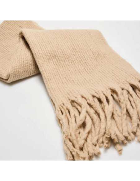 Montse Pedrosa | Pashmina lisa con detalle flecos Beige 70658 de Ysabel Mora Montse Pedrosa | Pashmina lisa con detalle flecos Beige 70658 de Ysabel Mora