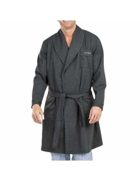 Montse Pedrosa | Bata 998 de Pettrus en color único Montse Pedrosa | Bata 998 de Pettrus en color único