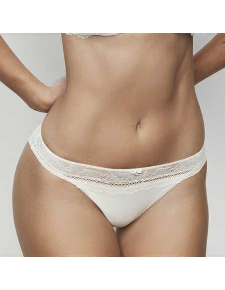 Montse Pedrosa | Braga Brasileña Agatha 31204 de Selmark color Marfil Montse Pedrosa | Braga Brasileña Agatha 31204 de Selmark color Marfil