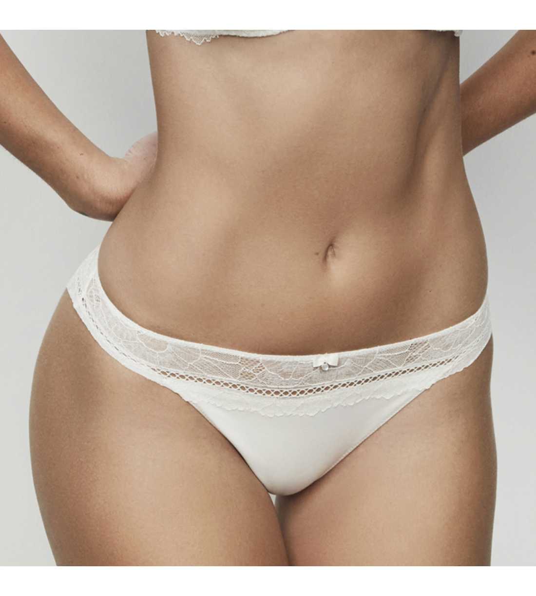 Montse Pedrosa | Braga Brasileña Agatha 31204 de Selmark color Marfil Montse Pedrosa | Braga Brasileña Agatha 31204 de Selmark color Marfil