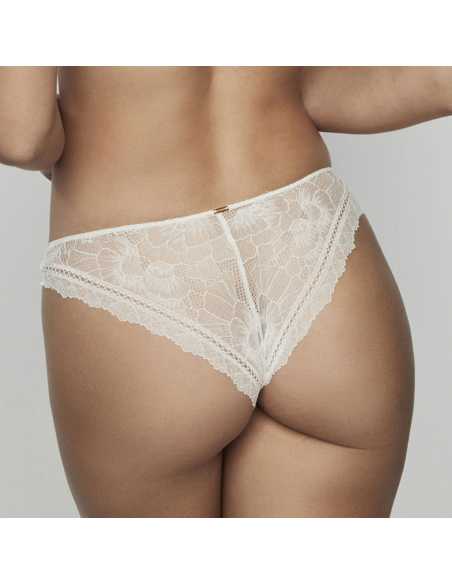 Montse Pedrosa | Braga Brasileña Agatha 31204 de Selmark color Marfil Montse Pedrosa | Braga Brasileña Agatha 31204 de Selmark color Marfil