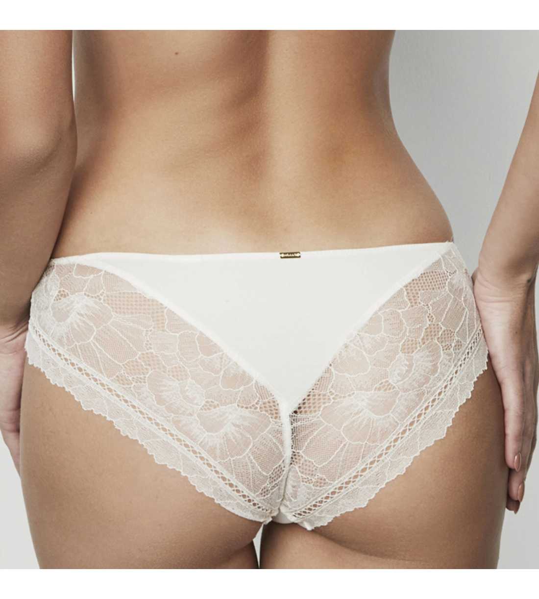 Montse Pedrosa | Braga Agatha 31207 de Selmark color Marfil Montse Pedrosa | Braga Agatha 31207 de Selmark color Marfil