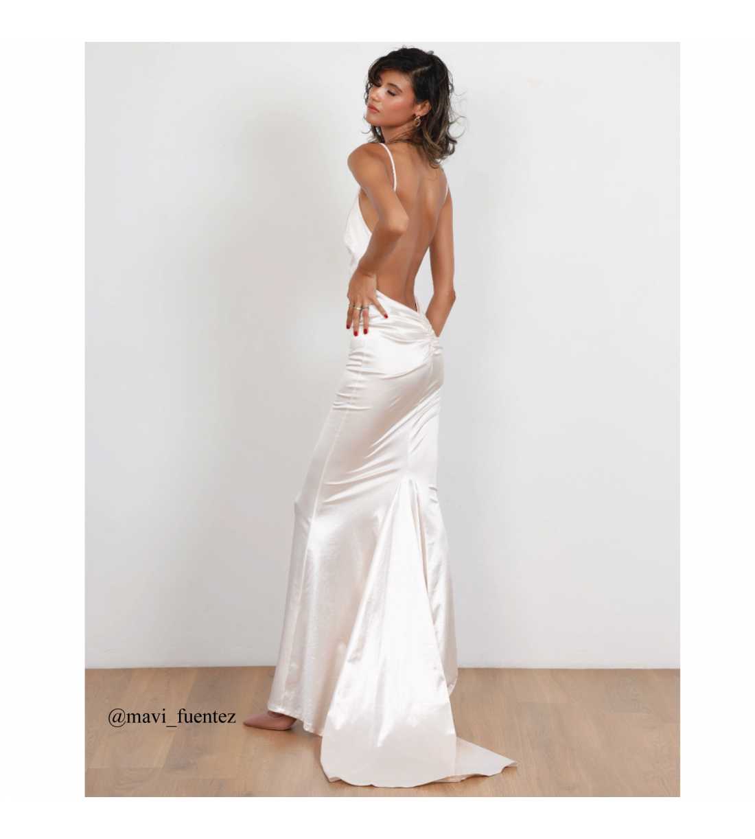 Montse Pedrosa | mavi_fuentez| Cúpulas adhesivas de silicona natural bra Montse Pedrosa | mavi_fuentez| Cúpulas adhesivas de silicona natural bra